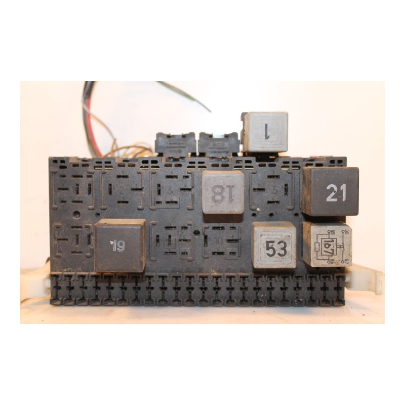 VW- PASSAT - Ασφαλειοθήκη--