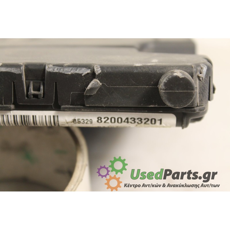 RENAULT - MEGANE SCENIC - Ασφαλειοθήκη καμπίνας -  - ΕΤΟΣ: 2004 - ΚΩΔ.ΚΑΤ/ΣΤΗ: 8200433201.Μεταχειρισμένα ανταλλακτικά αυτοκινήτω