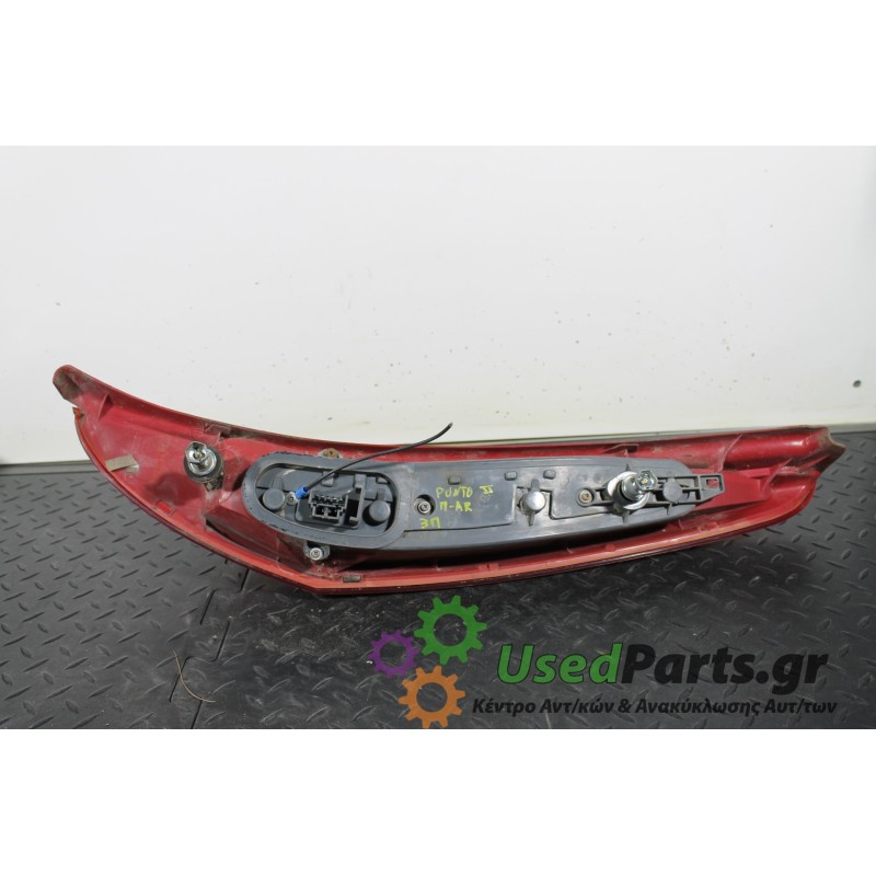 FIAT - PUNTO - Φανάρι πίσω - 2ΠΟΡΤΟ - ΘΕΣΗ: Πίσω αριστερά - ΕΤΟΣ: 1999-2003 - ΚΩΔ.ΚΑΤ/ΣΤΗ: .Μεταχειρισμένα ανταλλακτικά αυτοκινή