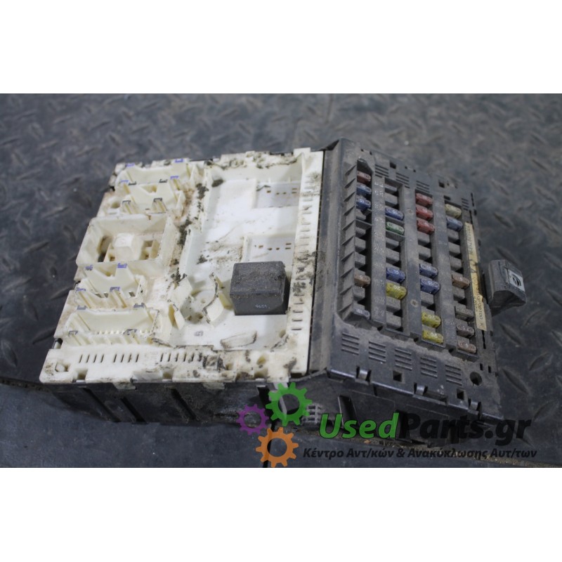 RENAULT - MEGANE - Ασφαλειοθήκη καμπίνας -  - ΕΤΟΣ: 1996-1998 - ΚΩΔ.ΚΑΤ/ΣΤΗ: 7703297181H<br /><br />