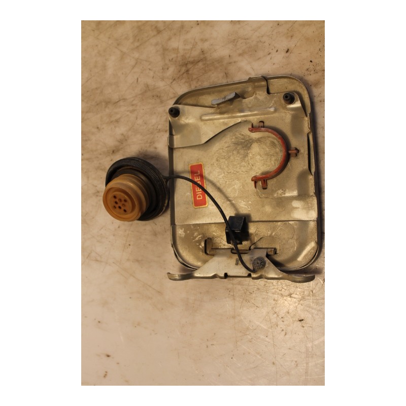 NISSAN- TERRANO - Πορτάκι Βεντζίνης--