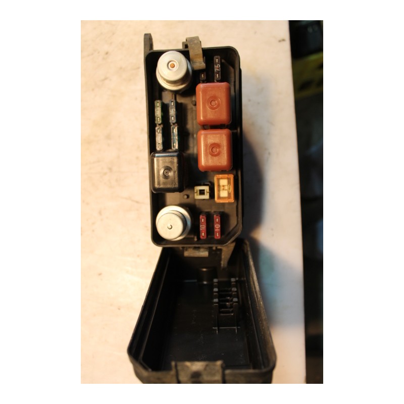 TOYOTA- COROLLA - Ασφαλειοθήκη--1.3CC  EE90 12V INJECT