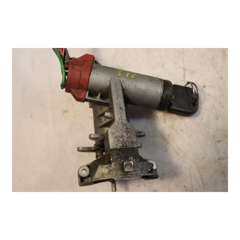 BMW- E30 - Κλειδαριά--ΜΗΧΑΝΗΣ 316  ΜΕ ΚΛΕΙΔΙ