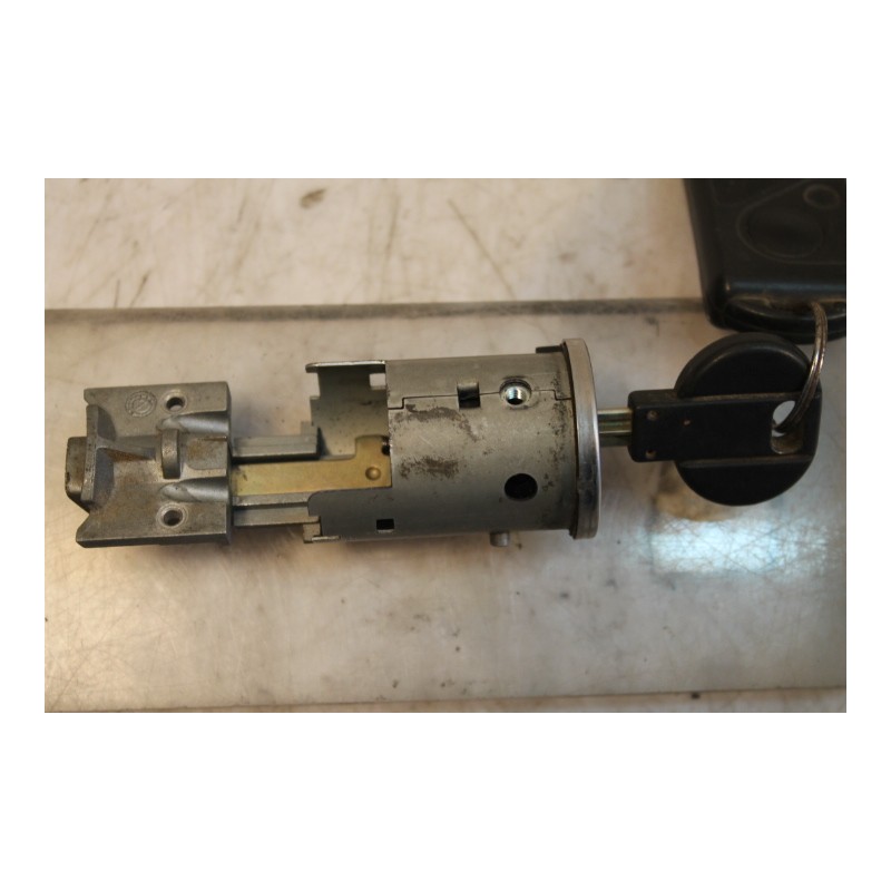 CITROEN- SAXO - Κλειδαριά--ΜΗΧΑΝΗΣ  ΜΕ ΚΛΕΙΔΙ