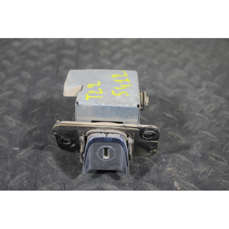 TOYOTA - AVENSIS - Κλειδαριά - ΣΕΝΤΑΝ - ΘΕΣΗ: Πίσω - ΕΤΟΣ: 1997-2003 - ΚΩΔ.ΚΑΤ/ΣΤΗ: <br /><br />