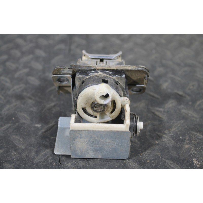 TOYOTA - AVENSIS - Κλειδαριά - ΣΕΝΤΑΝ - ΘΕΣΗ: Πίσω - ΕΤΟΣ: 1997-2003 - ΚΩΔ.ΚΑΤ/ΣΤΗ: <br /><br />