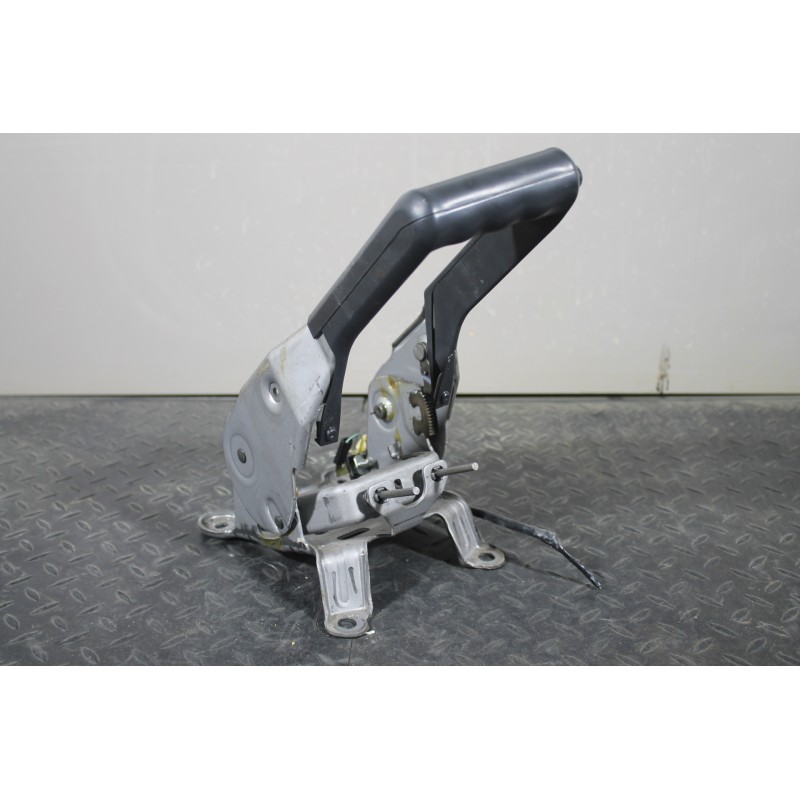 RENAULT - MEGANE - Χειρόφρενο - 5ΠΟΡΤΟ - ΘΕΣΗ:  - ΕΤΟΣ: 2005-2008 - ΚΩΔ.ΚΑΤ/ΣΤΗ: 8200273002D<br /><br />