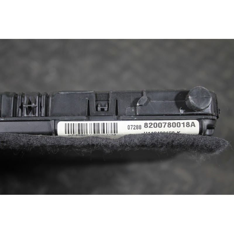 RENAULT - MEGANE - Ασφαλειοθήκη καμπίνας - 5ΠΟΡΤΟ - ΕΤΟΣ: 2005-2008 - ΚΩΔ.ΚΑΤ/ΣΤΗ: 8200780018    8200837620  8200780018A<br /><b