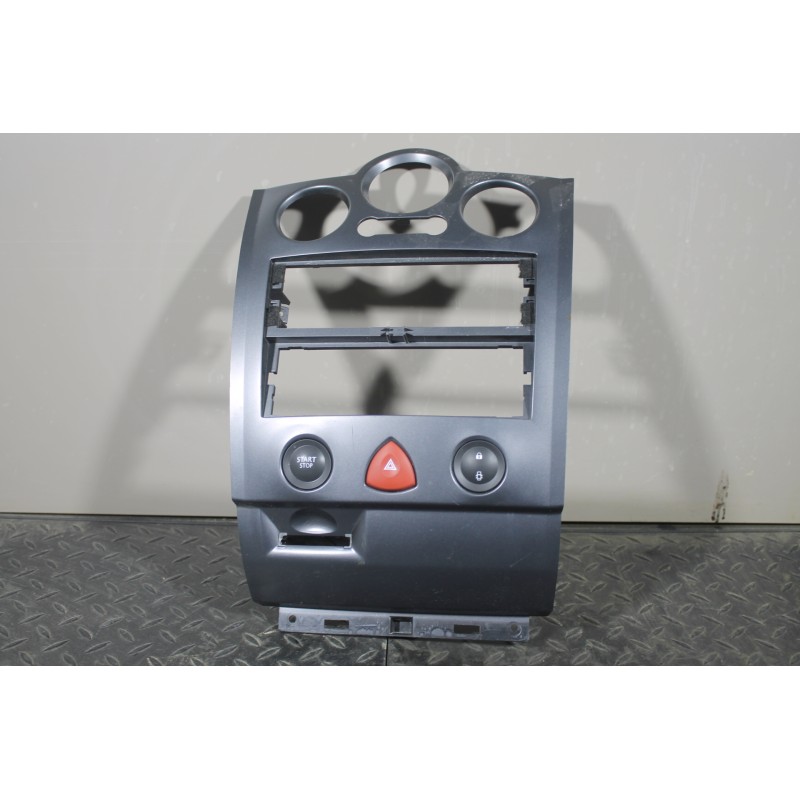 RENAULT - MEGANE - Κεντρική κονσόλα - 5ΠΟΡΤΟ - ΘΕΣΗ:  - ΕΤΟΣ: 2005-2008 - ΚΩΔ.ΚΑΤ/ΣΤΗ: S118539002E  8200407415<br /><br />