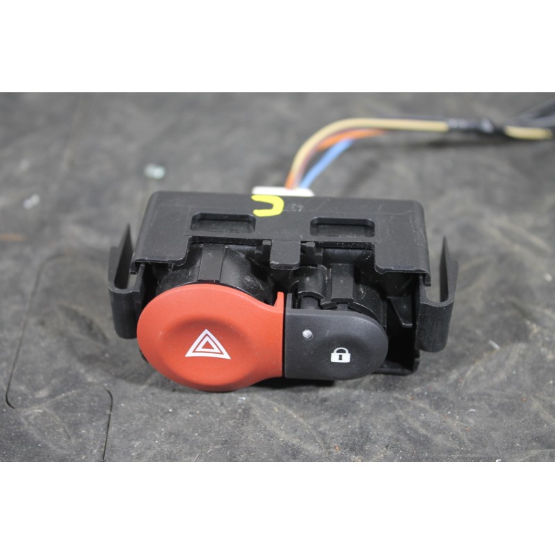 RENAULT - CLIO - Διακόπτης - 5ΠΟΡΤΟ - ΕΤΟΣ: 2006-2009 - ΚΩΔ.ΚΑΤ/ΣΤΗ: 8200214896<br /><br />