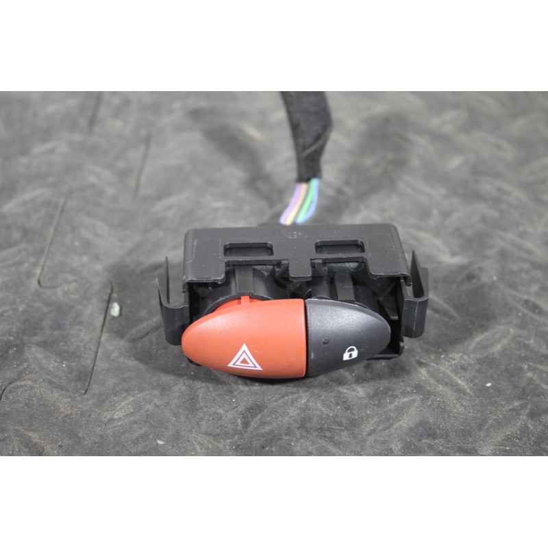 RENAULT - TWINGO - Διακόπτης - 2ΠΟΡΤΟ - ΕΤΟΣ: 2007-2012 - ΚΩΔ.ΚΑΤ/ΣΤΗ: 8200214898<br /><br />