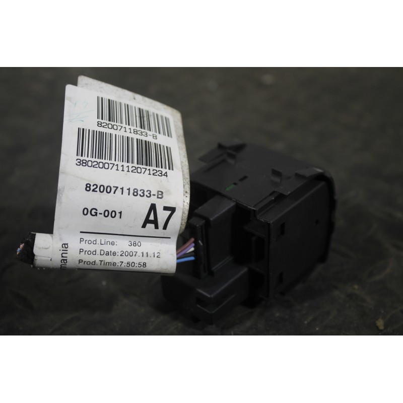 RENAULT - CLIO - Διακόπτης - 2ΠΟΡΤΟ - ΕΤΟΣ: 2006-2009 - ΚΩΔ.ΚΑΤ/ΣΤΗ: 8200711833B<br /><br />