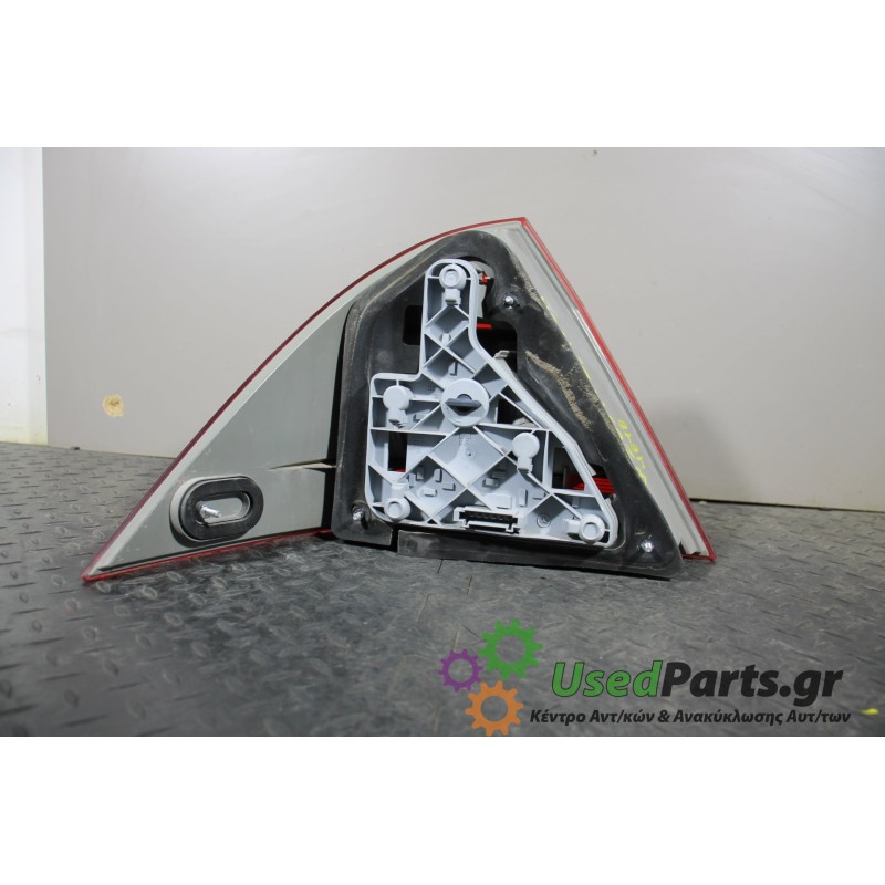 MERCEDES - W203 - Φανάρι πίσω - ΣΕΝΤΑΝ - ΘΕΣΗ: Πίσω δεξιά - ΕΤΟΣ: 2000-2003 C - ΚΩΔ.ΚΑΤ/ΣΤΗ: <br /><br />