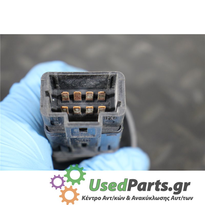 RENAULT - CLIO - Διακόπτες/Κοντρόλ - 5ΠΟΡΤΟ - ΕΤΟΣ: 1998-2001 - ΚΩΔ.ΚΑΤ/ΣΤΗ: 421820B<br /><br />