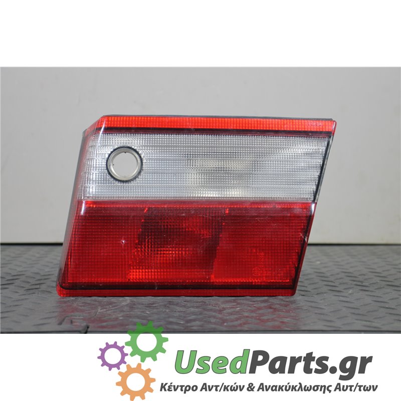 TOYOTA - CARINA - Φανάρι πίσω - ΣΕΝΤΑΝ - ΘΕΣΗ: Πίσω δεξιά εσωτερικό - ΕΤΟΣ: 1991-1995 E - ΚΩΔ.ΚΑΤ/ΣΤΗ: <br /><br />