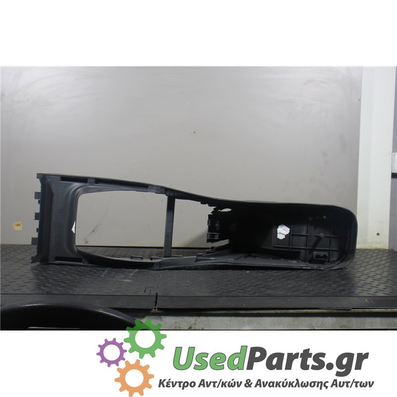 RENAULT - MEGANE - Ντουλαπάκι - 5ΠΟΡΤΟ - ΘΕΣΗ:  - ΕΤΟΣ: 2005-2008 - ΚΩΔ.ΚΑΤ/ΣΤΗ: <br /><br />