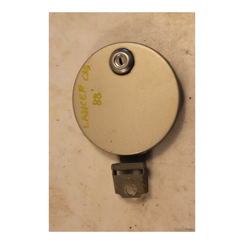 MITSUBISHI- LANCER - Πορτάκι Βεντζίνης--C15