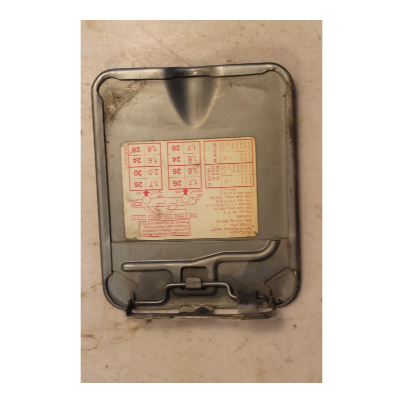 AUDI- 80- Πορτάκι Βεντζίνης---1982