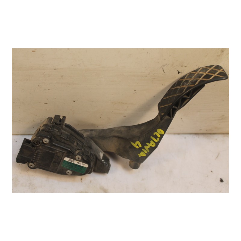 SKODA- OCTAVIA- Διάφορα-Ηλεκτρικά--ΠΕΝΤΑΛ ΓΚΑΖΙΟΥ-2002